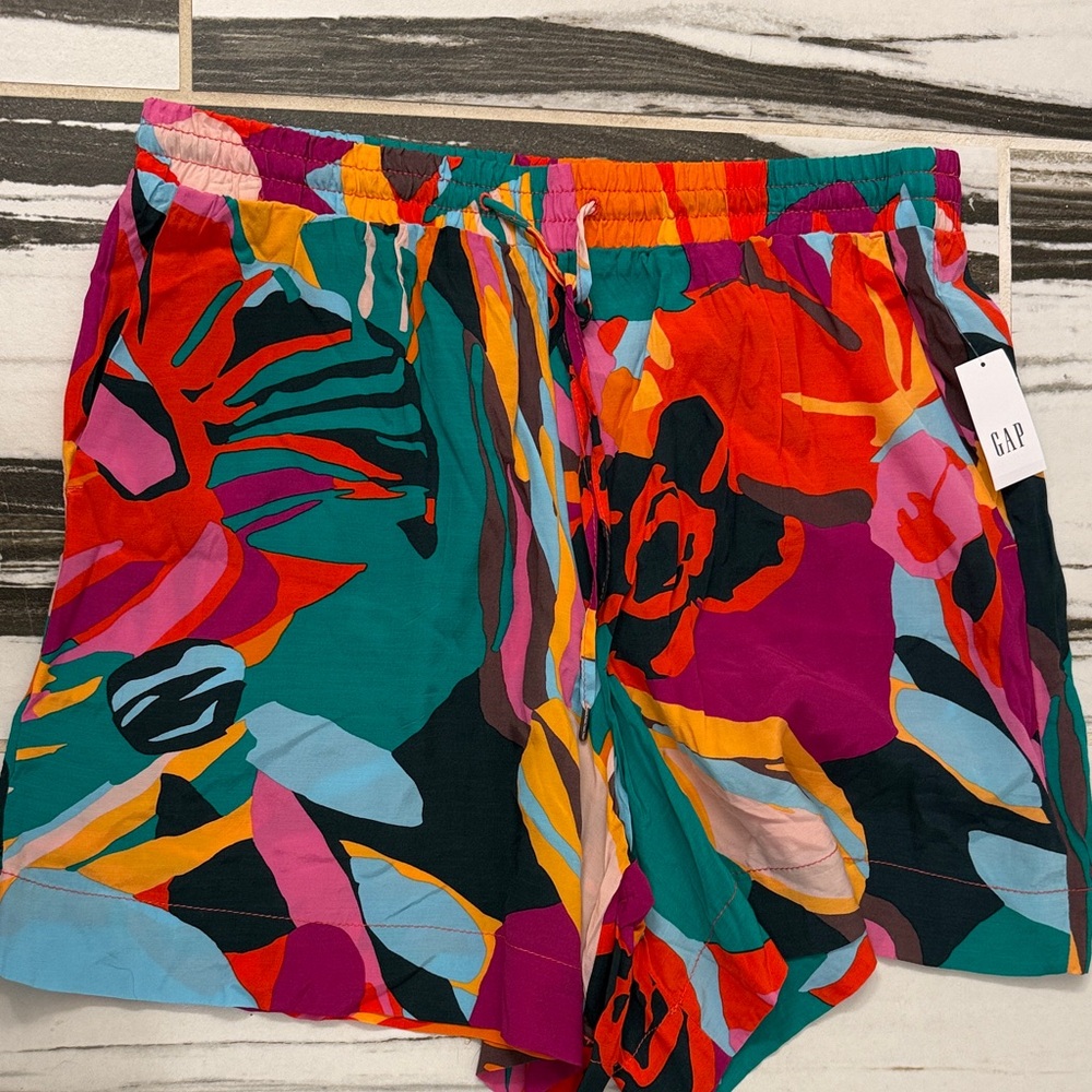 GAP Multicolor Tropical Print Women's Shorts - NWOT- washed once never worn